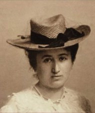 Rosa Luxemburg, By unknown photographer around 1895-1900 [Public domain], via Wikimedia Commons