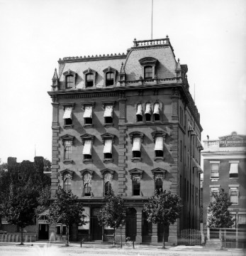 Freedman's Savings Bank Building, Pennsylvania Ave, Washington DC, public domain via Wikimedia Commons