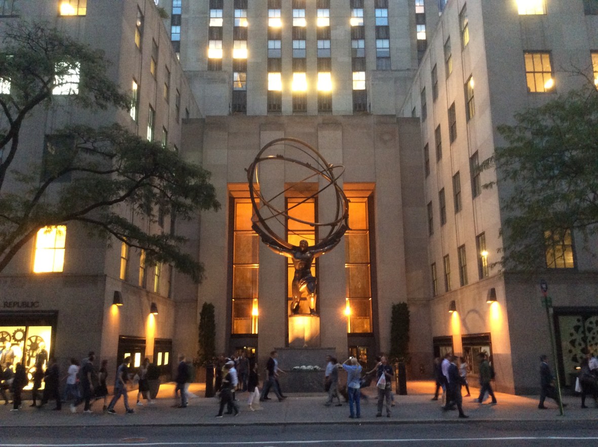 the-rockefeller-center-courtyard-in-the-evening-2016-amy-cools